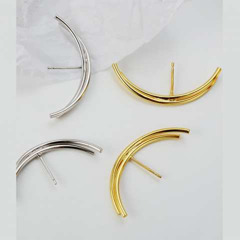 Gold sterling silver mono ear cuff Arco