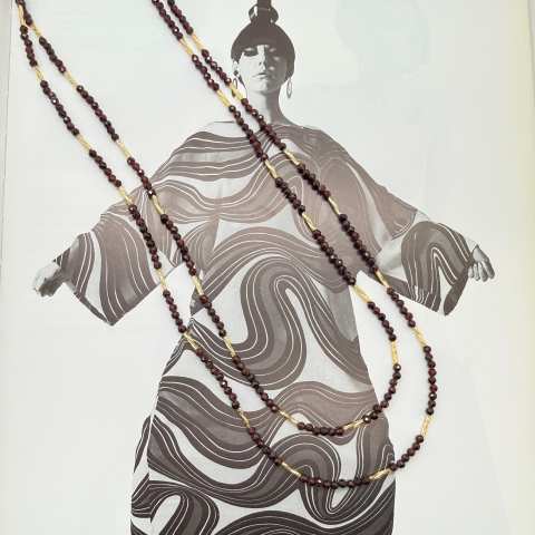 Collana lunghissima Riflessi di Granato e perline tubolari