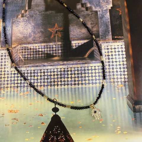 Collana con Spinello Nero e Mano di Fatima