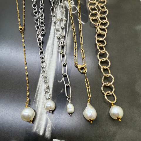 Mercure long necklace
