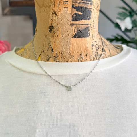 The Turning Leaf necklace - The Green Hour