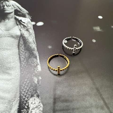 Anello Beaded Cross