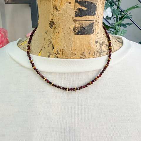 Collana girocollo Granato Indian Vibes