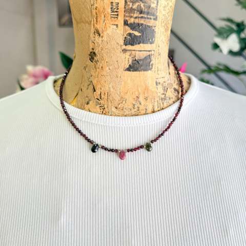 Three Drops Necklace – Garnet and Tourmaline